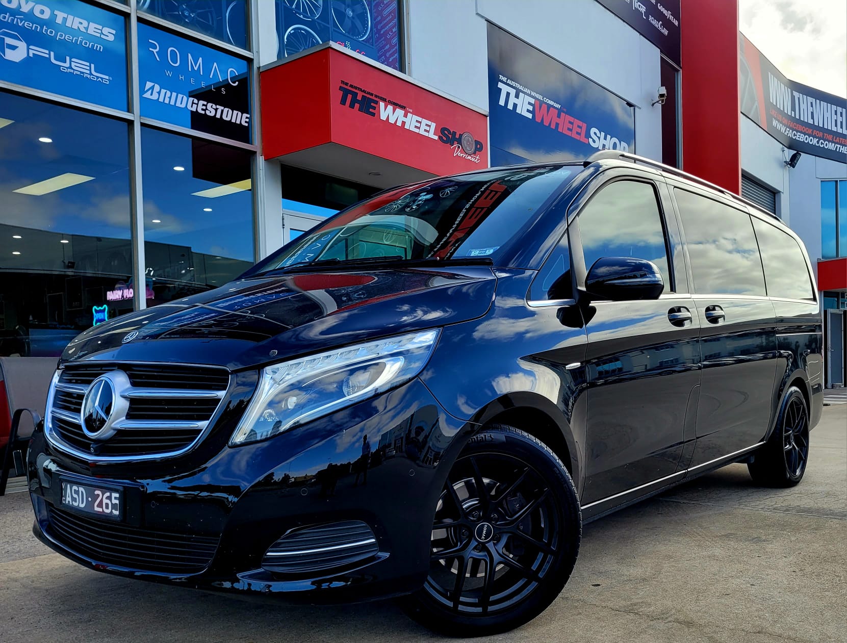 MERCEDES VITO WITH ROMAC WHEELS |  | MERCEDES